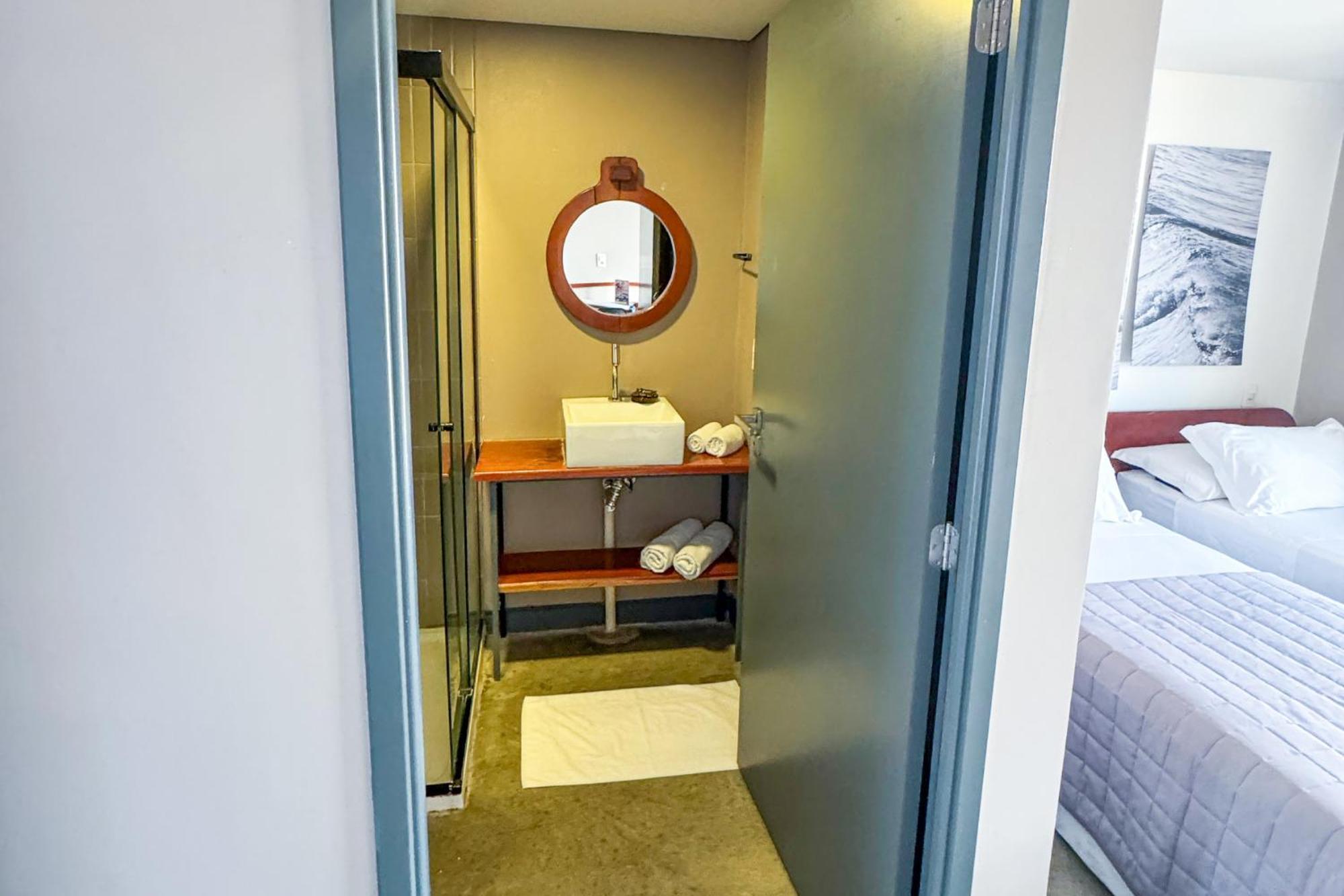 9006 Hotel